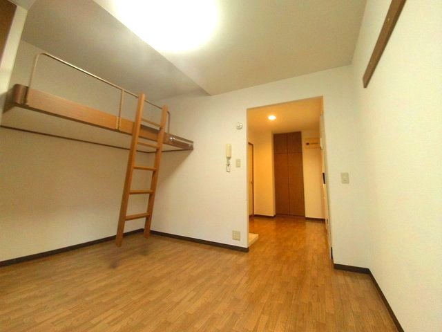 六甲ガーデンホームズの居間写真