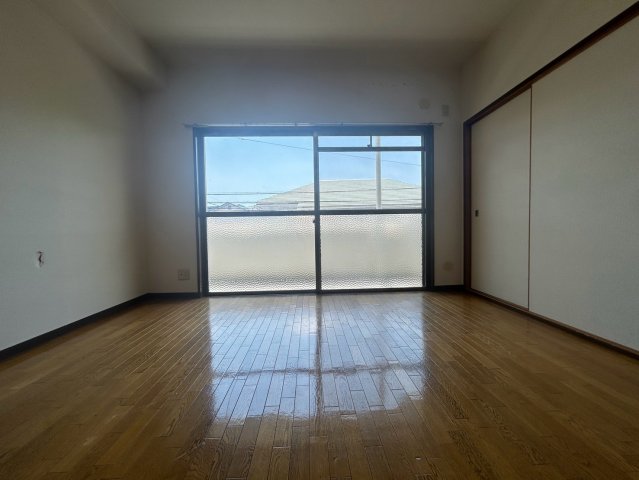 チャフル甲東の居間写真
