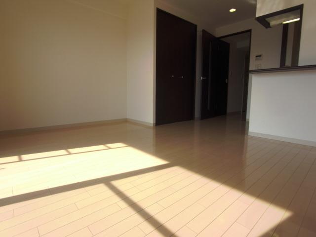 プライムレジデンス神戸県庁前の居間写真