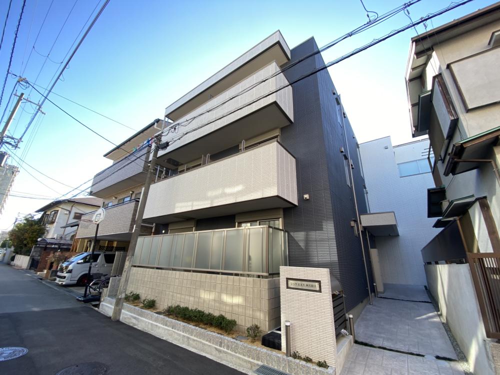 ChicPiece西宮北口の外観写真