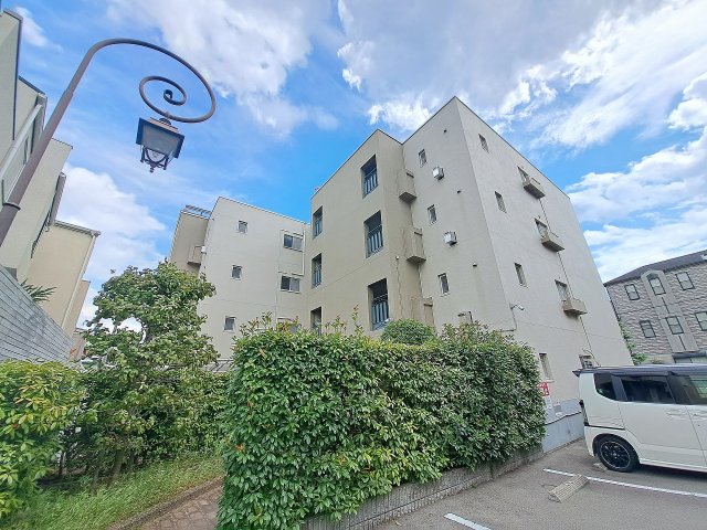甲子園東行マンションの外観写真