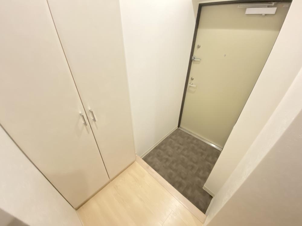 甲子園東行マンションの玄関写真