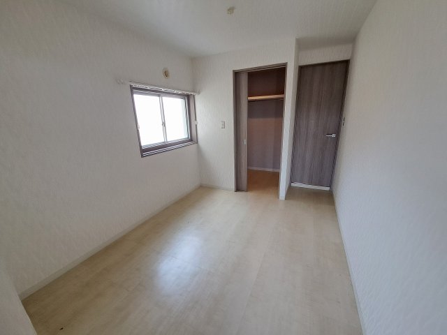 甲子園東行マンションの居間写真
