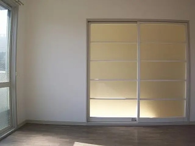 クレセント松浜の居間写真