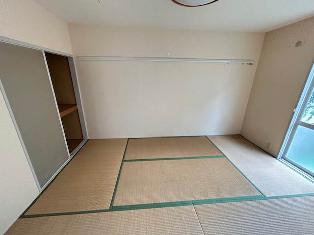 クレセント松浜の居間写真