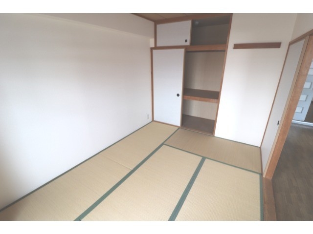 サニーシャトレの居間写真