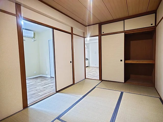 ピュアハウスナダの居間写真