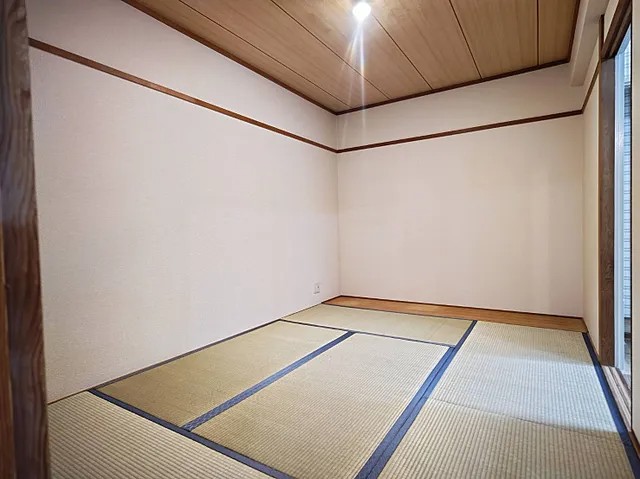ピュアハウスナダの居間写真