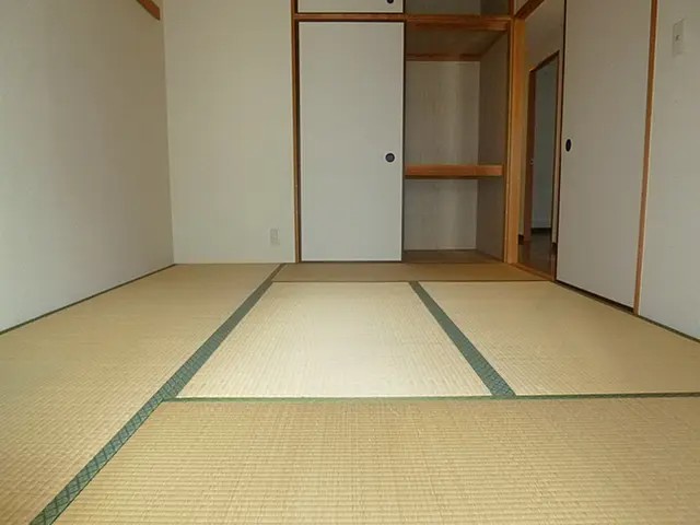 ストリームサイド甲子園の居間写真
