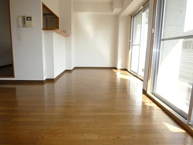 ストリームサイド甲子園の居間写真