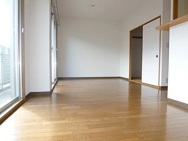 ストリームサイド甲子園の居間写真