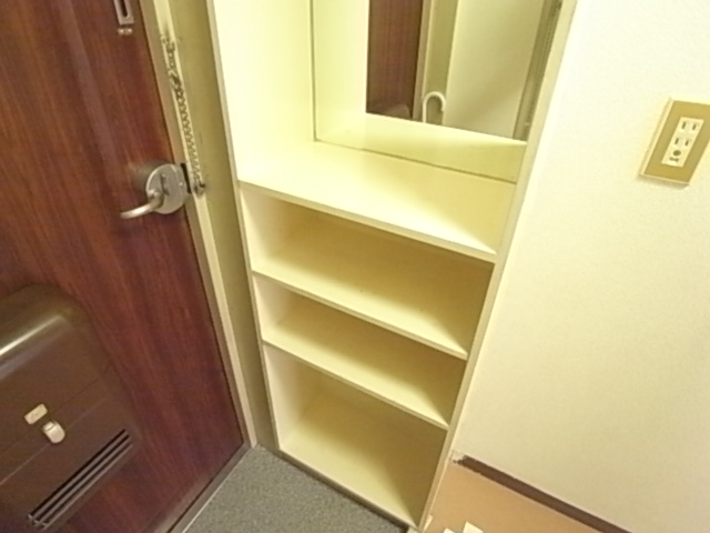 第5香川ハイツの玄関写真