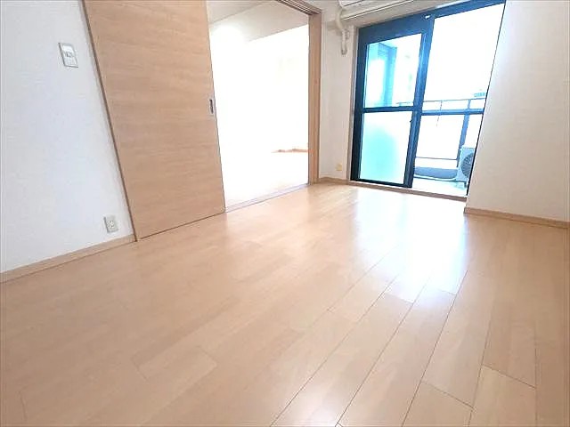 フォルム甲南町の居間写真