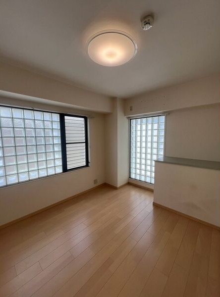 フォルム甲南町の居間写真