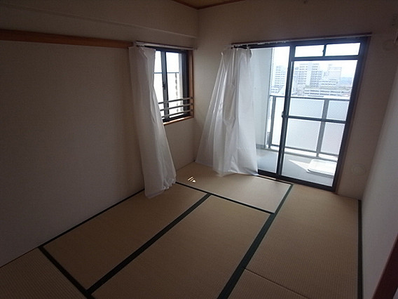 プロスペリテ神戸の居間写真