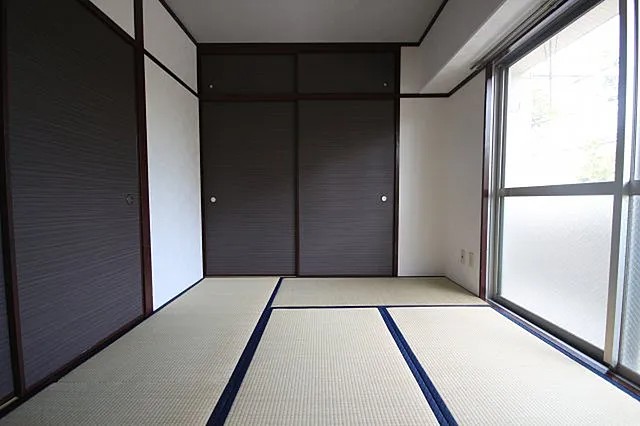 サングリーンハイツの居間写真