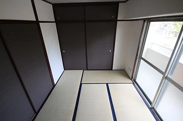 サングリーンハイツの居間写真