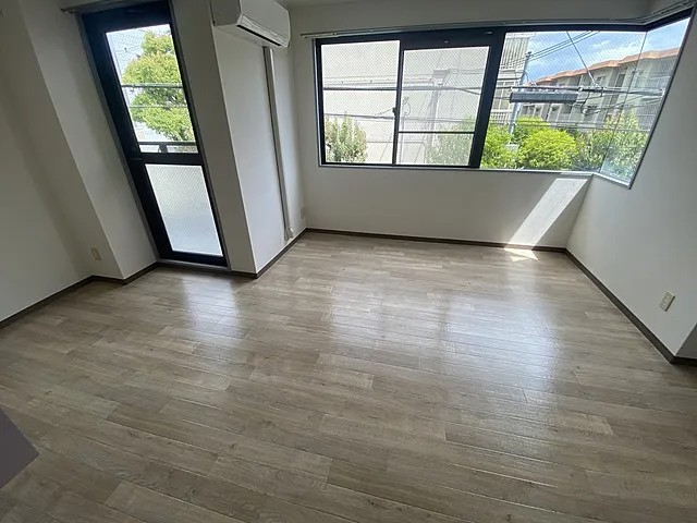ヒルコート深江北町の居間写真