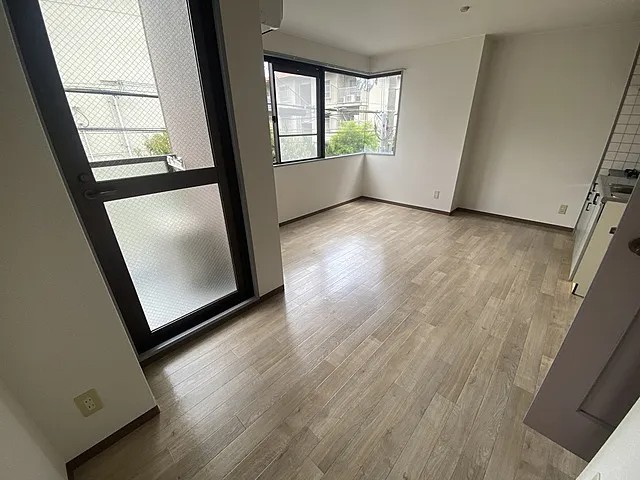ヒルコート深江北町の居間写真