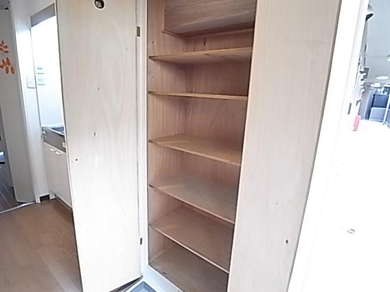 ローテローゼ本山の玄関写真