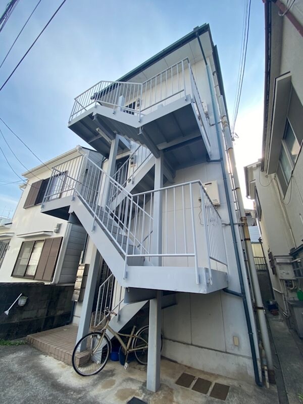 クスチュウ旗塚通の外観写真