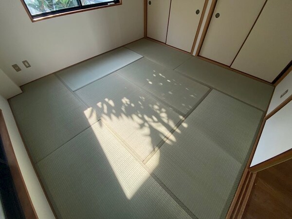 クスチュウ旗塚通の居間写真