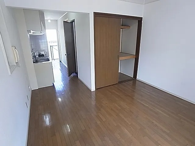 メゾン岡本の居間写真