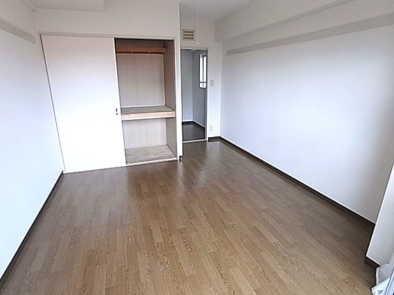 サンクチュアリ深江北町の居間写真