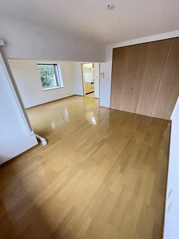 夙川安井町パークハイムの居間写真