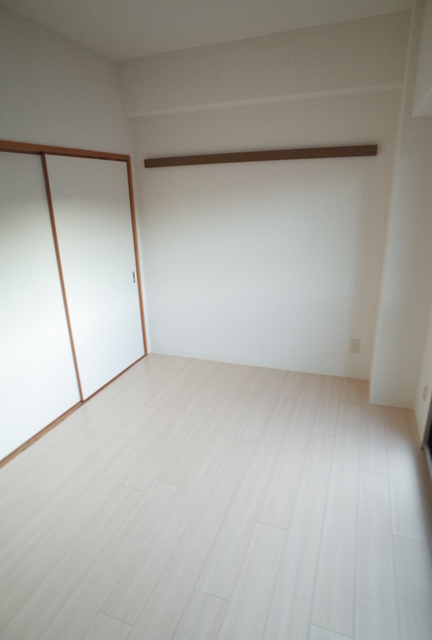 プレミール西宮の居間写真