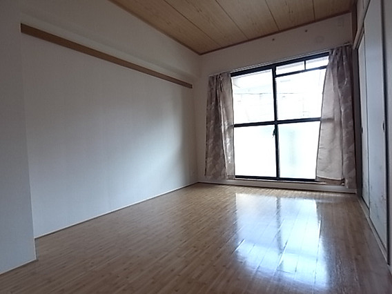 オーリッツコート甲南山手の居間写真