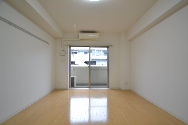エル・セレーノ石屋川の居間写真