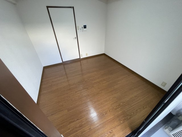 シティコート二宮の居間写真