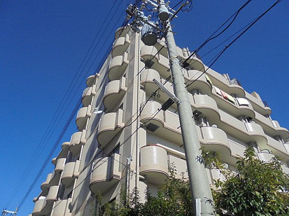 サンプラザ本山南の外観写真