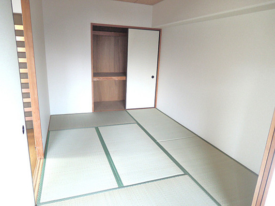 サンプラザ本山南の居間写真
