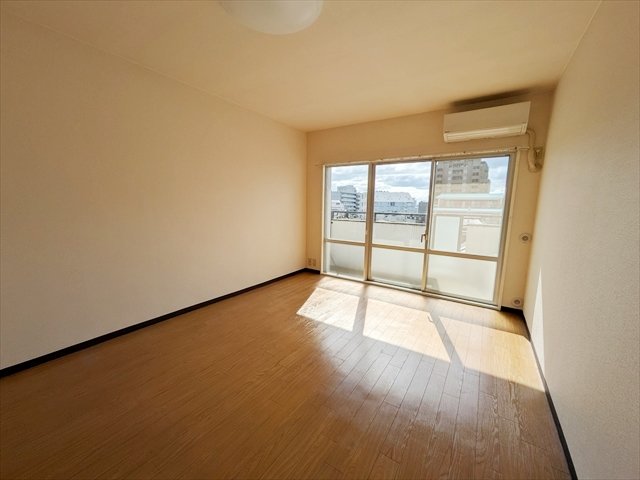 ホーユウコンフォルト芦屋の居間写真