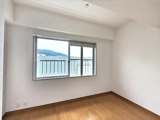 芦屋シティハイツの居間写真