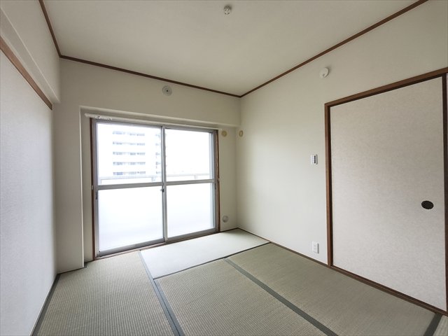 芦屋シティハイツの居間写真