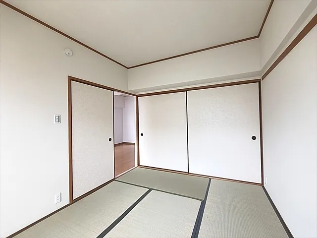 芦屋シティハイツの居間写真