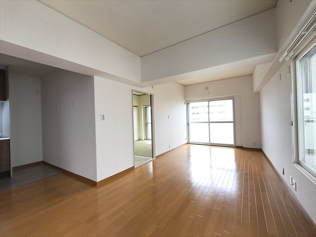 芦屋シティハイツの居間写真