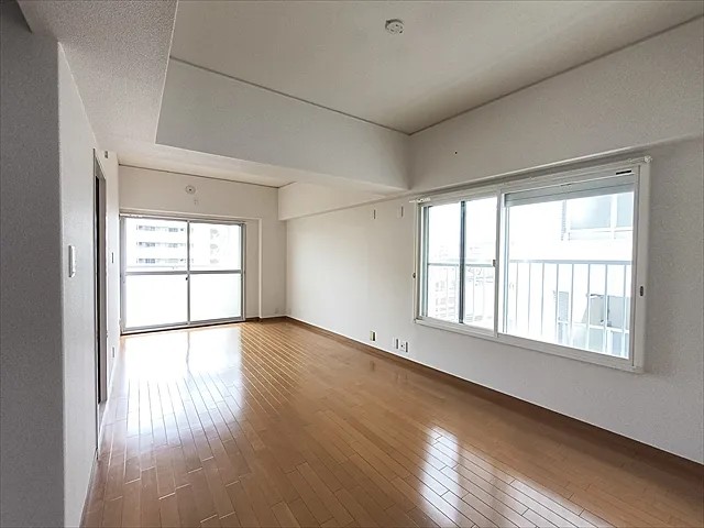 芦屋シティハイツの居間写真