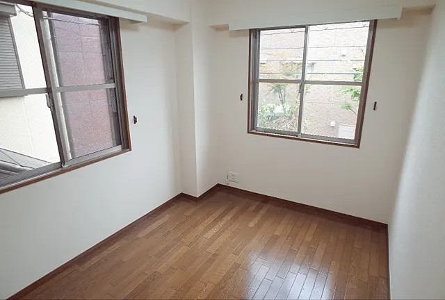 セレッソコート芦屋大原の居間写真
