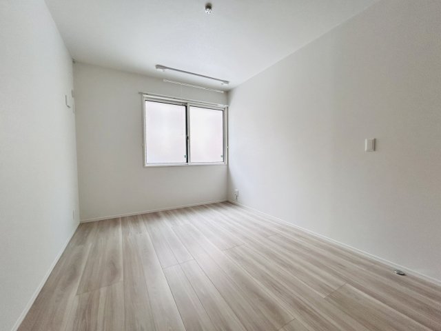 エムライズ西宮の居間写真