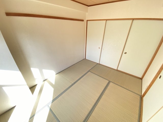 クリスタルの居間写真