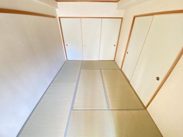 クリスタルの居間写真