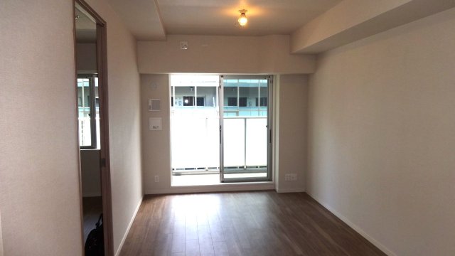 ワコーレ神戸みなと元町の居間写真