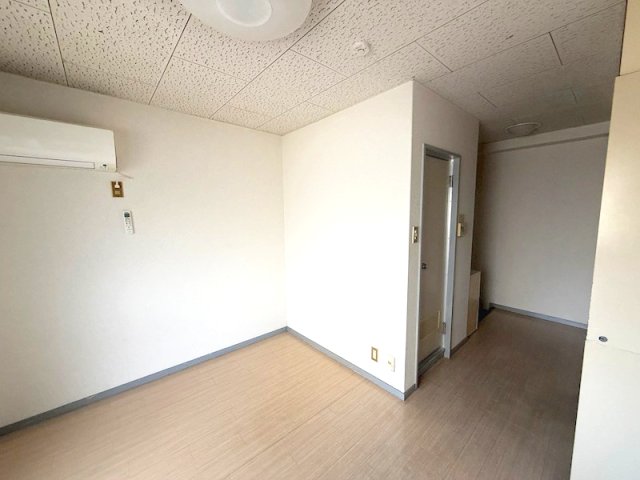メゾン栄光園の居間写真