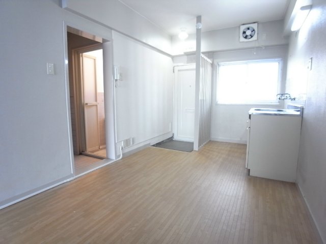 エルパラッツォ本山南の居間写真