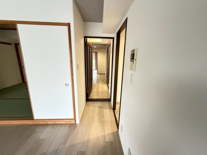 ロイヤル苦楽園の居間写真
