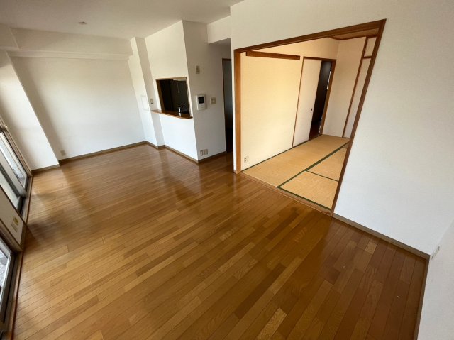 リーヴ香櫨園の居間写真